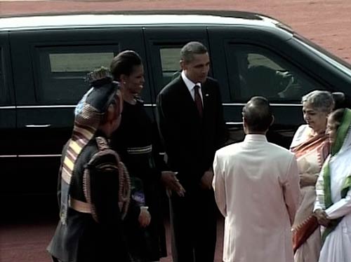 ओबामा दंपति ने बापू को अर्पित किये श्रद्धासुमन