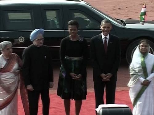 ओबामा दंपति ने बापू को अर्पित किये श्रद्धासुमन