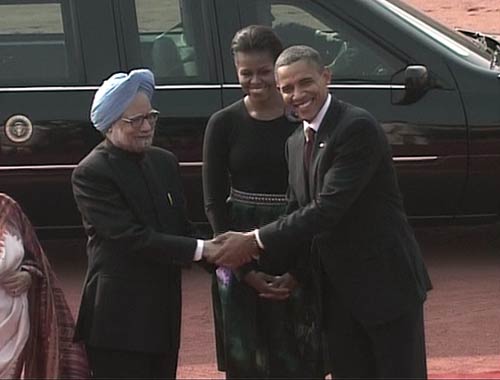 ओबामा दंपति ने बापू को अर्पित किये श्रद्धासुमन