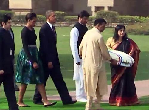 ओबामा दंपति ने बापू को अर्पित किये श्रद्धासुमन