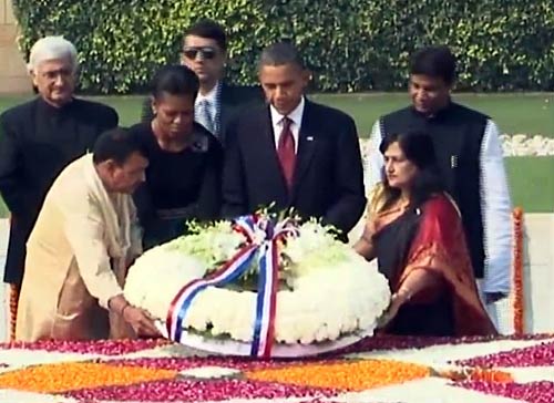 ओबामा दंपति ने बापू को अर्पित किये श्रद्धासुमन