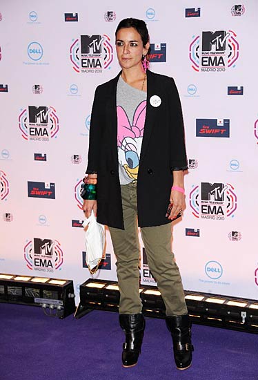 एमटीवी इएमए अवार्ड्स की 'रंगीनियां' |  देखो...  ये है जलवा