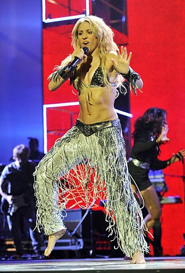 एमटीवी इएमए अवार्ड्स की 'रंगीनियां' |  देखो...  ये है जलवा