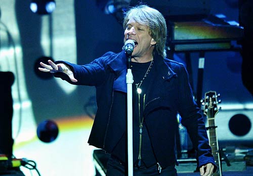 एमटीवी इएमए अवार्ड्स की 'रंगीनियां' |  देखो...  ये है जलवा