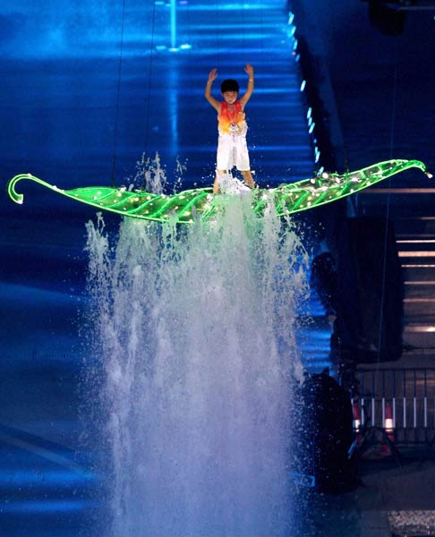 रंगारंग रहा एशियाई खेलों का उद्घाटन समारोह...