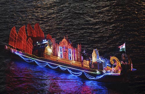 रंगारंग रहा एशियाई खेलों का उद्घाटन समारोह...