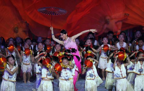 रंगारंग रहा एशियाई खेलों का उद्घाटन समारोह...