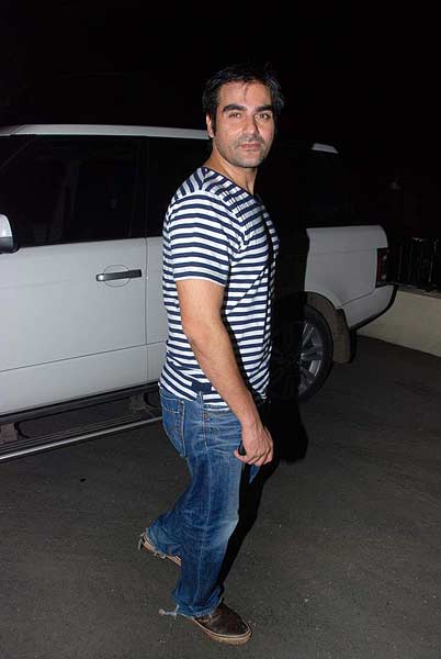 'बीइंग ह्यूमन' के कार्यक्रम में सलमान । 'तीस मार खां' का म्‍यूजिक लॉंच