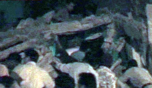 लक्ष्‍मीनगर में इमारत गिरी, पहली तस्‍वीरें