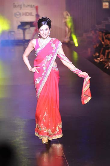 भारतीय परिधान में अभिनेत्रियां | सेंसर बोर्ड रहा मेहरबान