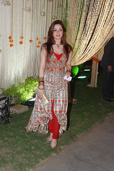 भारतीय परिधान में अभिनेत्रियां | सेंसर बोर्ड रहा मेहरबान