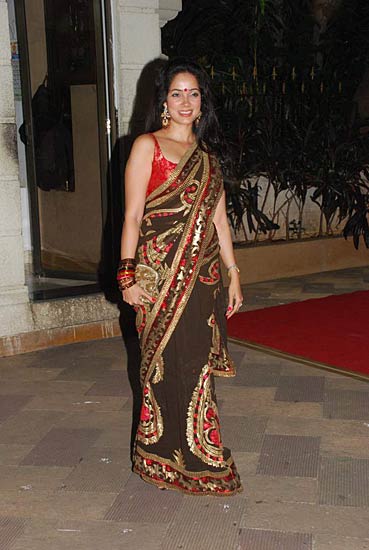 भारतीय परिधान में अभिनेत्रियां | सेंसर बोर्ड रहा मेहरबान