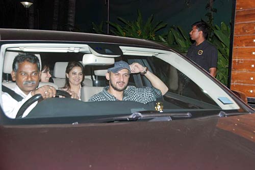 'गुजारिश' की स्‍क्रीनिंग में जुटे बॉलीवुड सितारे...