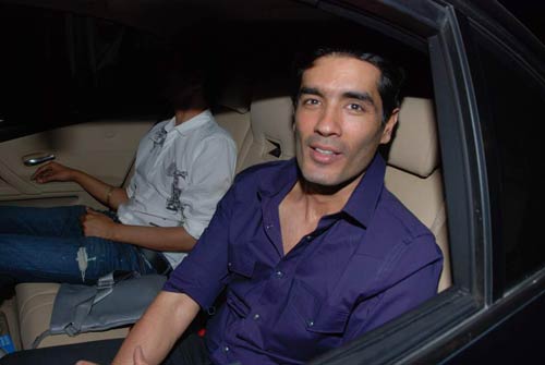 'गुजारिश' की स्‍क्रीनिंग में जुटे बॉलीवुड सितारे...