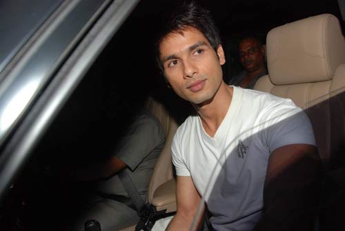 'गुजारिश' की स्‍क्रीनिंग में जुटे बॉलीवुड सितारे...