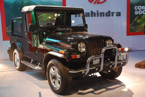 कारों की चमक-दमक बढ़ाने पहुंचे शाहिद कपूर