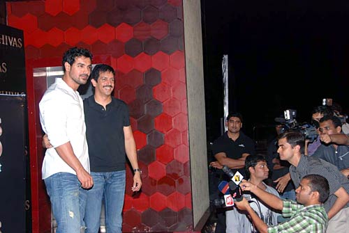 कबीर खान के जन्‍मदिन की पार्टी में सितारों का जलवा