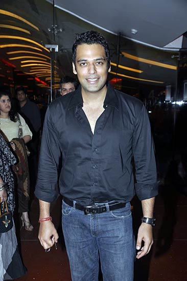 बॉलीवुड सितारों ने देखी 'गुजारिश'...