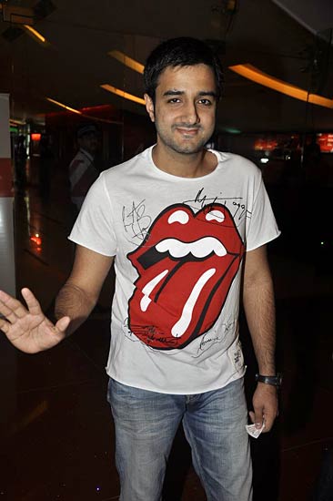 बॉलीवुड सितारों ने देखी 'गुजारिश'...