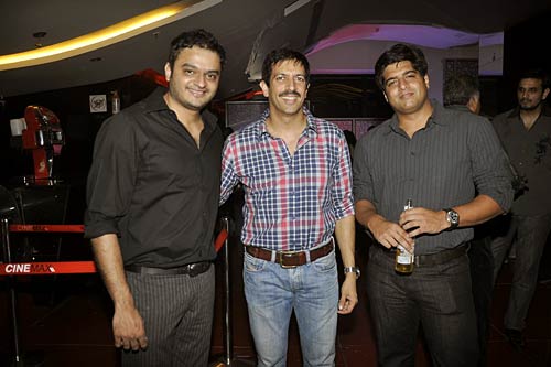 बॉलीवुड सितारों ने देखी 'गुजारिश'...