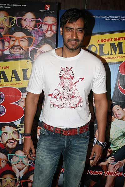 'गोलमाल-3' की सफलता का जश्‍न | हसीनों की दिलकश अदाएं