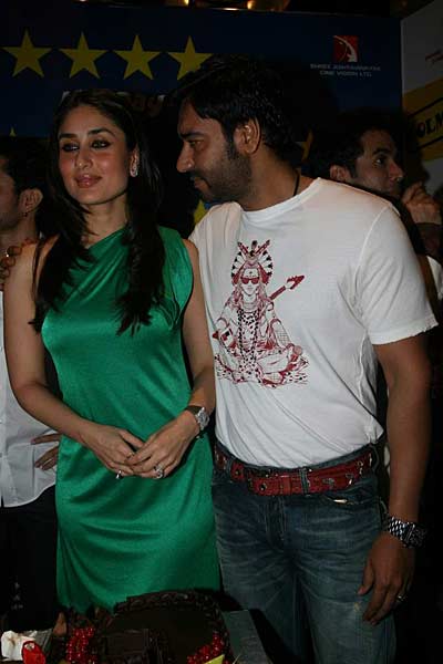 'गोलमाल-3' की सफलता का जश्‍न | हसीनों की दिलकश अदाएं