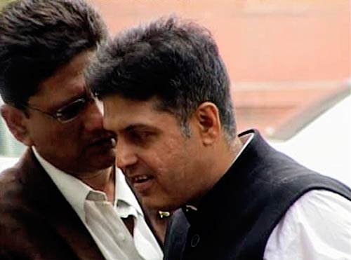 बिहार चुनाव के नतीजों ने चढ़ाया सियासी पारा