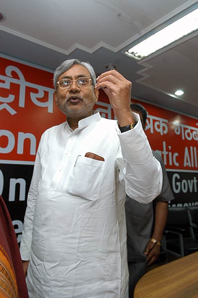 इंजीनियर नीतीश से विकास पुरुष नीतीश तक का सफर । पढ़ें