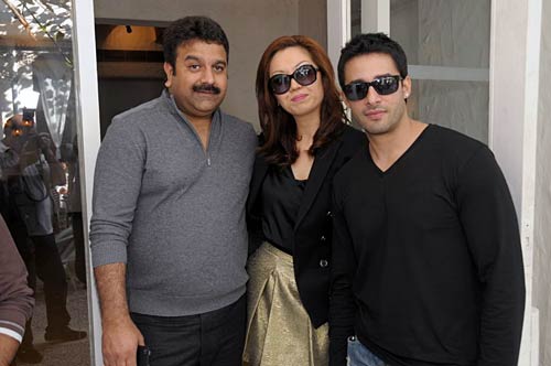 ब्रांड प्रमोशन करती सोनम और करीना । 'गोलमाल-3' की सफलता