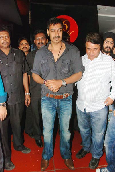 'दिल तो बच्‍चा है' की पहली झलक