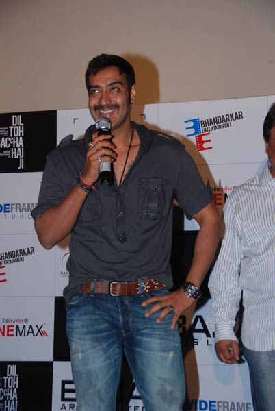 'दिल तो बच्‍चा है' की पहली झलक