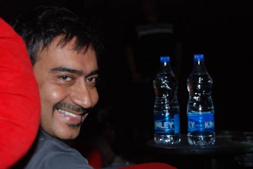 'दिल तो बच्‍चा है' की पहली झलक