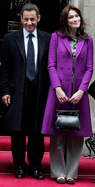 भारत दौरे पर ब्रूनी संग सरकोजी...| सरकोजी-‍ब्रूनी की प्रेम-कहानी