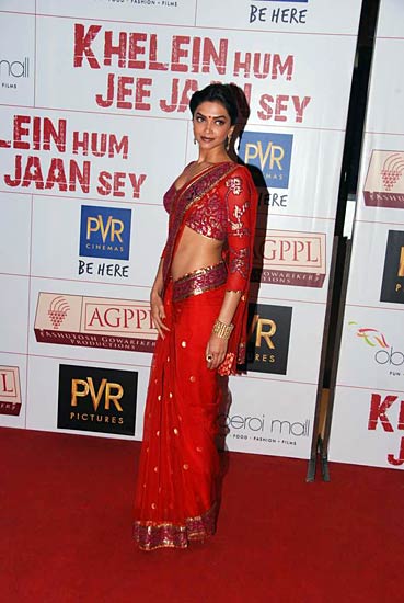 फिल्‍म 'खेलें हम जी जान से' का प्रीमियर | दीपिका के जलवे