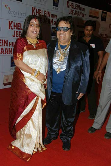 फिल्‍म 'खेलें हम जी जान से' का प्रीमियर | दीपिका के जलवे