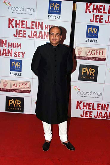 फिल्‍म 'खेलें हम जी जान से' का प्रीमियर | दीपिका के जलवे