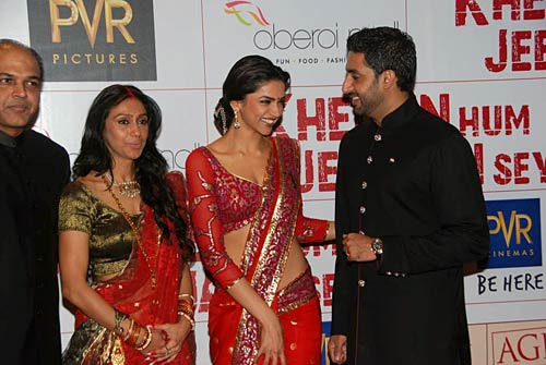 फिल्‍म 'खेलें हम जी जान से' का प्रीमियर | दीपिका के जलवे