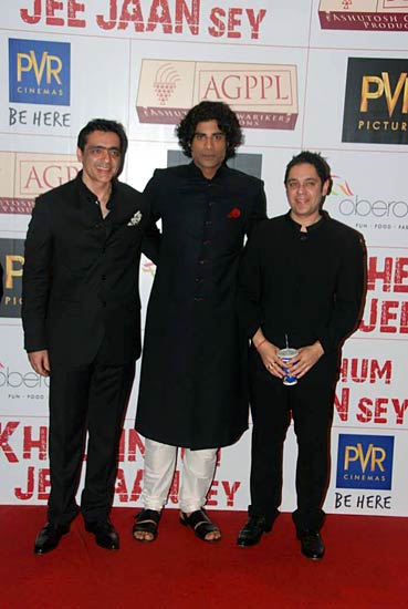 फिल्‍म 'खेलें हम जी जान से' का प्रीमियर | दीपिका के जलवे