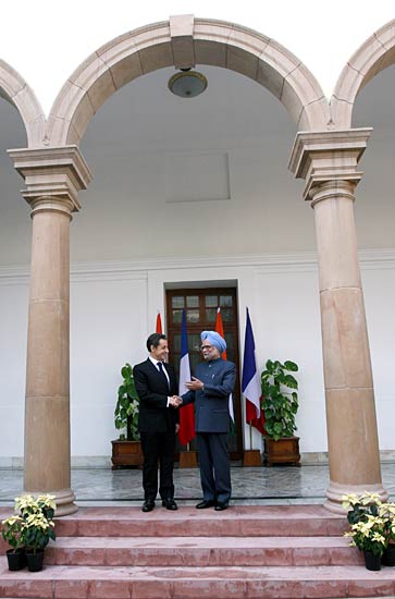 मनमोहन और सरकोजी की मुलाकात