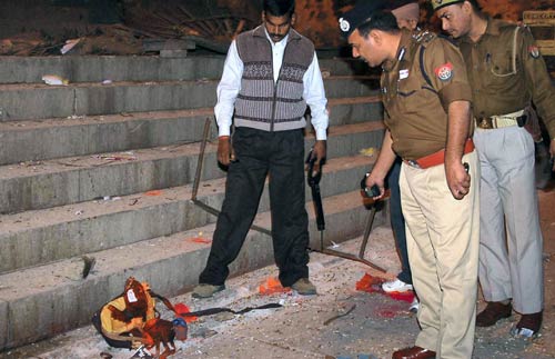 बनारस में हुए ब्‍लास्‍ट की तस्‍वीरें | घाटों का शहर