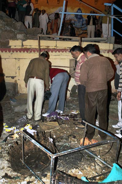 बनारस में हुए ब्‍लास्‍ट की तस्‍वीरें | घाटों का शहर