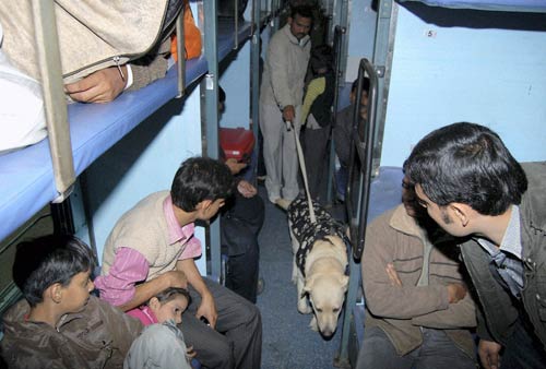 बनारस में हुए ब्‍लास्‍ट की तस्‍वीरें | घाटों का शहर