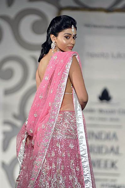 'फैशन' की नज़र से 'साल 2010' | फैशन की दीवानी सुंदरियां