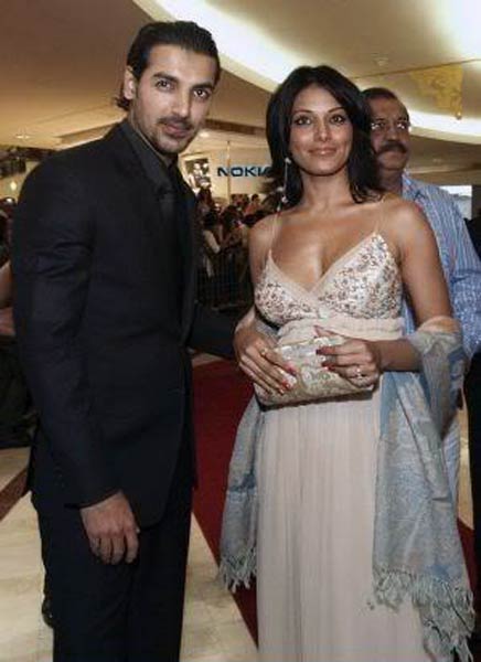 साल 2010 में छाई रही बॉलीवुड जोड़ी | छरहरी काया का राज