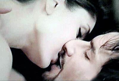 किस्‍सा बॉलीवुड के 'किस' का |   हुस्‍न जो दीवाना बना दे...