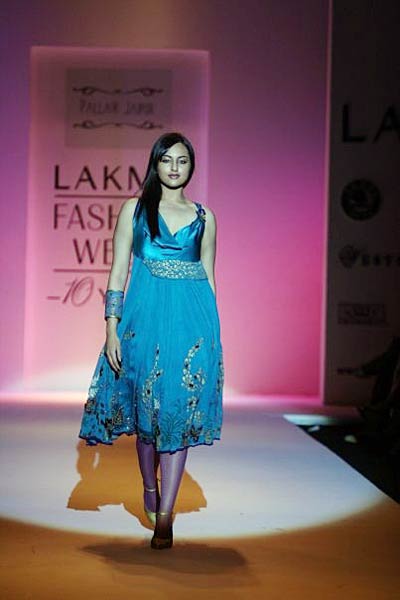 24 की हुई 'रज्‍जो' | बॉलीवुड की सबसे सेक्‍सी दुल्‍हन