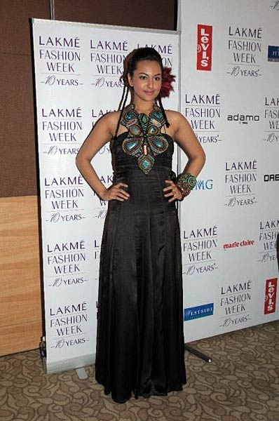 24 की हुई 'रज्‍जो' | बॉलीवुड की सबसे सेक्‍सी दुल्‍हन