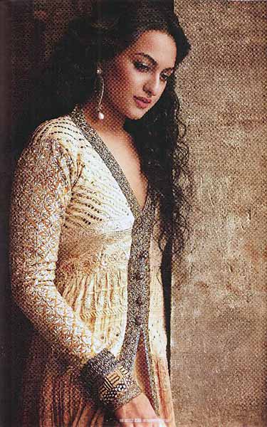 24 की हुई 'रज्‍जो' | बॉलीवुड की सबसे सेक्‍सी दुल्‍हन