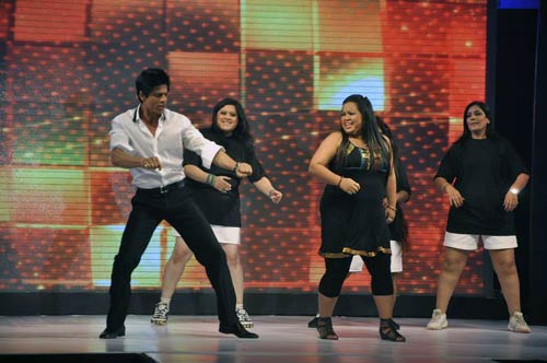 रैंप पर बिकनी मॉडल्‍स | 'सात खून...' में प्रियंका