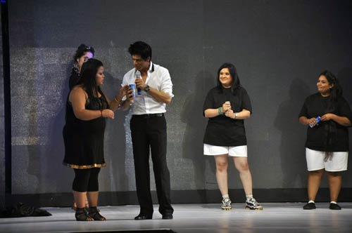 रैंप पर बिकनी मॉडल्‍स | 'सात खून...' में प्रियंका